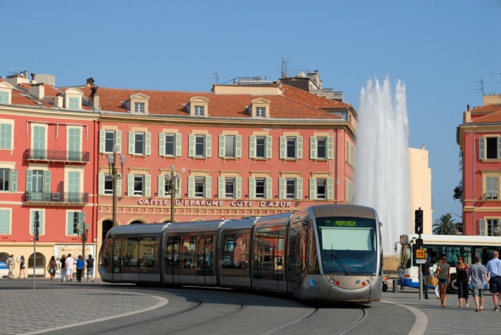 nice travel guide accommodation & transport tram