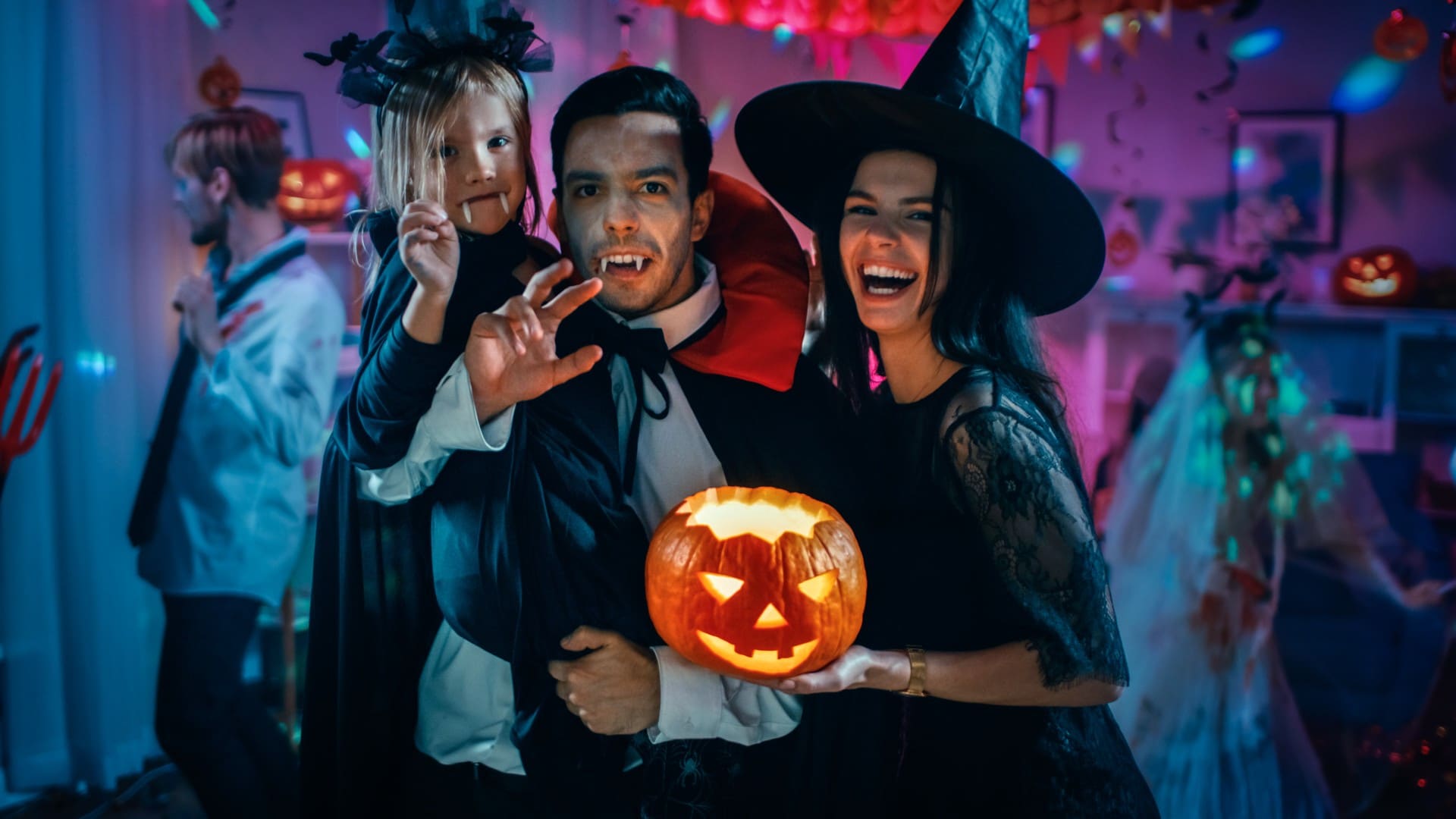 What is the history of halloween ? - Riviera Bar Crawl Tours - French 