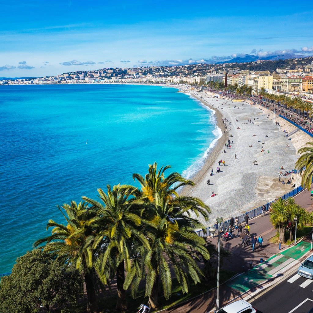 the-best-things-to-do-in-nice-at-night-riviera-bar-crawl-tours