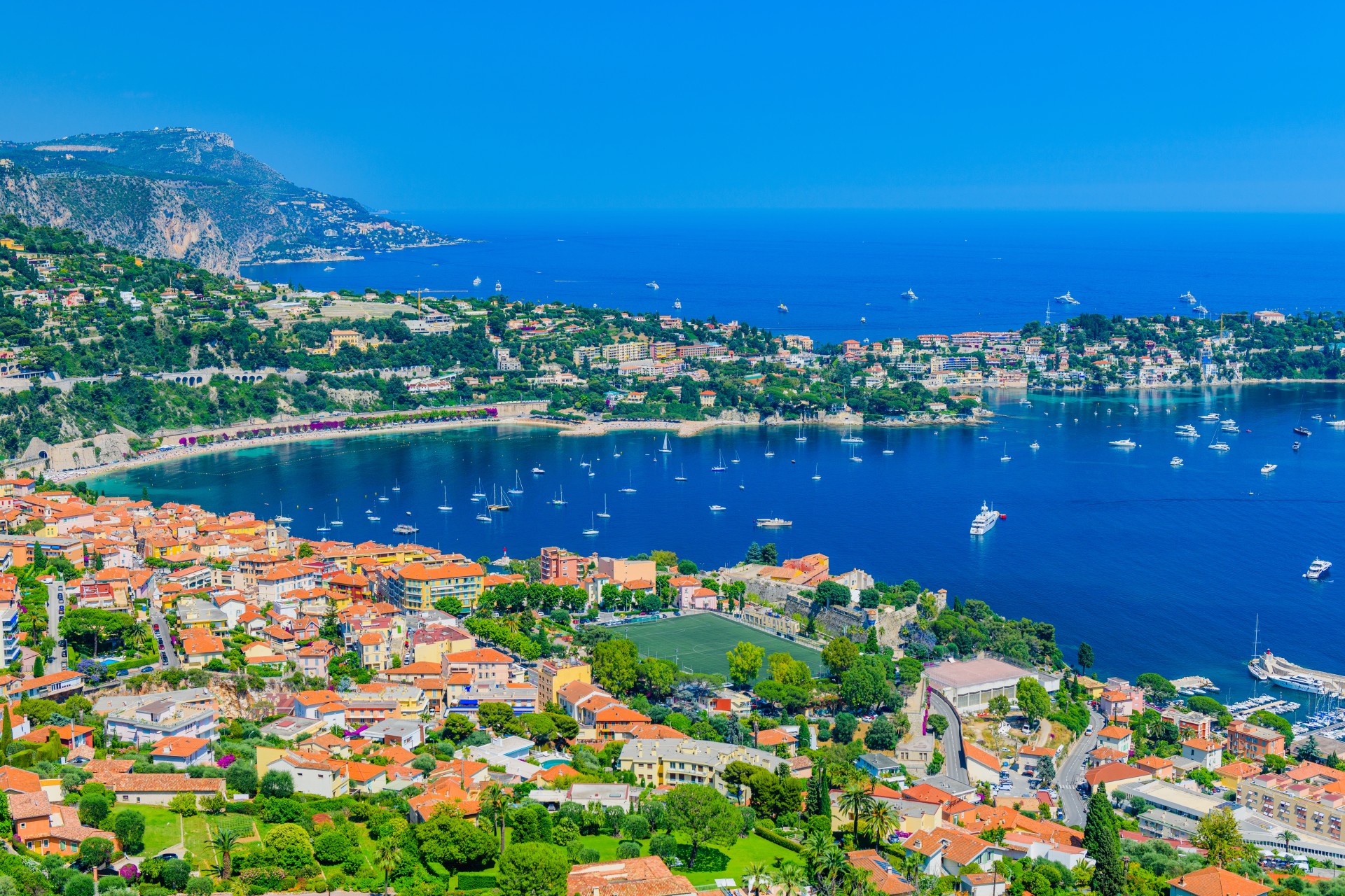which two countries make up the coastline of the riviera