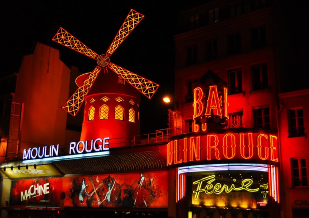 Are There Any Tv Shows Set in Belle Epoque France? - Riviera Bar Crawl Tours