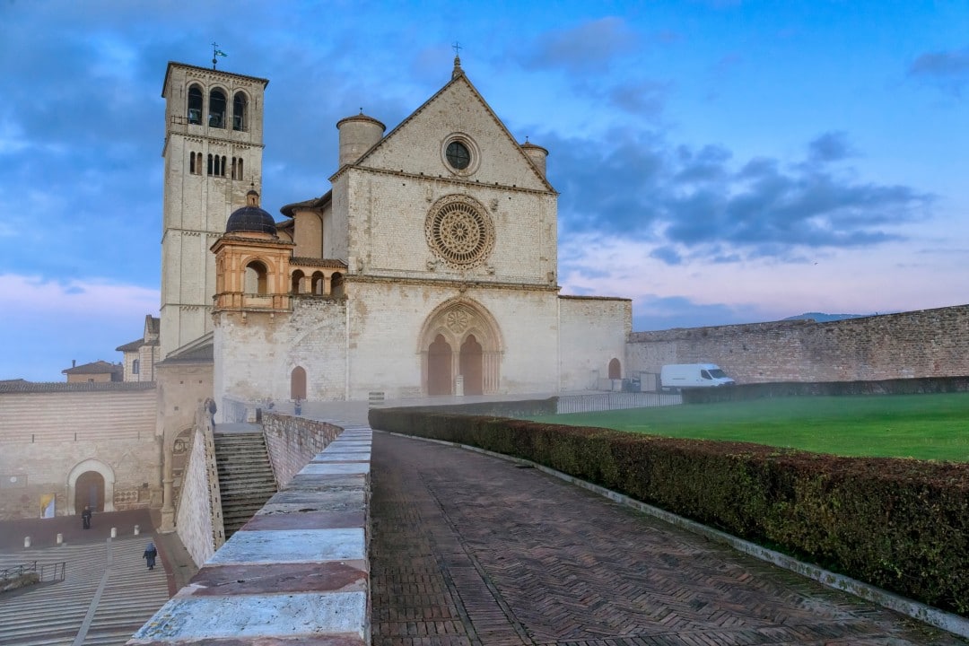 assisi walking tour