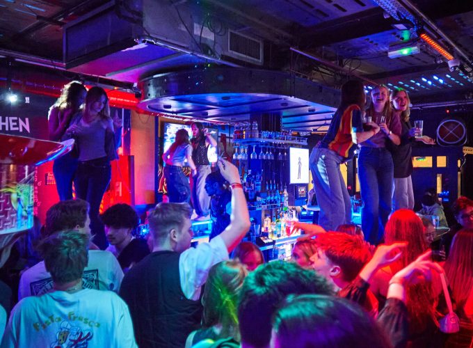 Nice bar crawl party