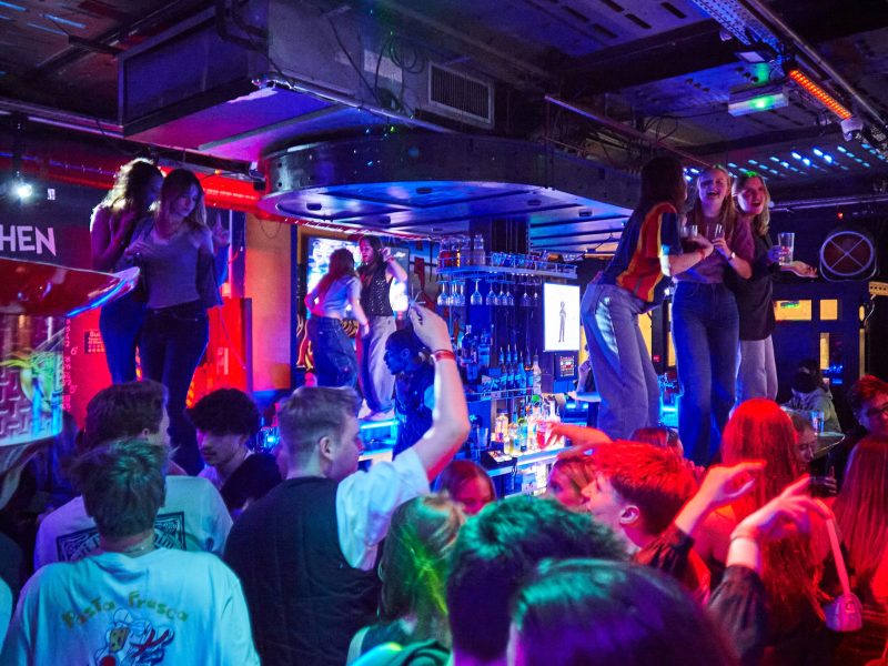 Nice bar crawl party