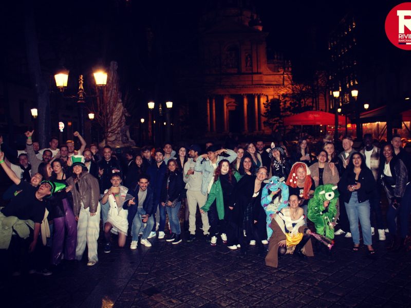 Pub crawl party in paris