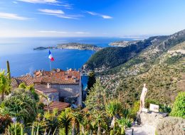 Giro turistico Eze Village, Monaco & Monte Carlo riviera bar crawl tour