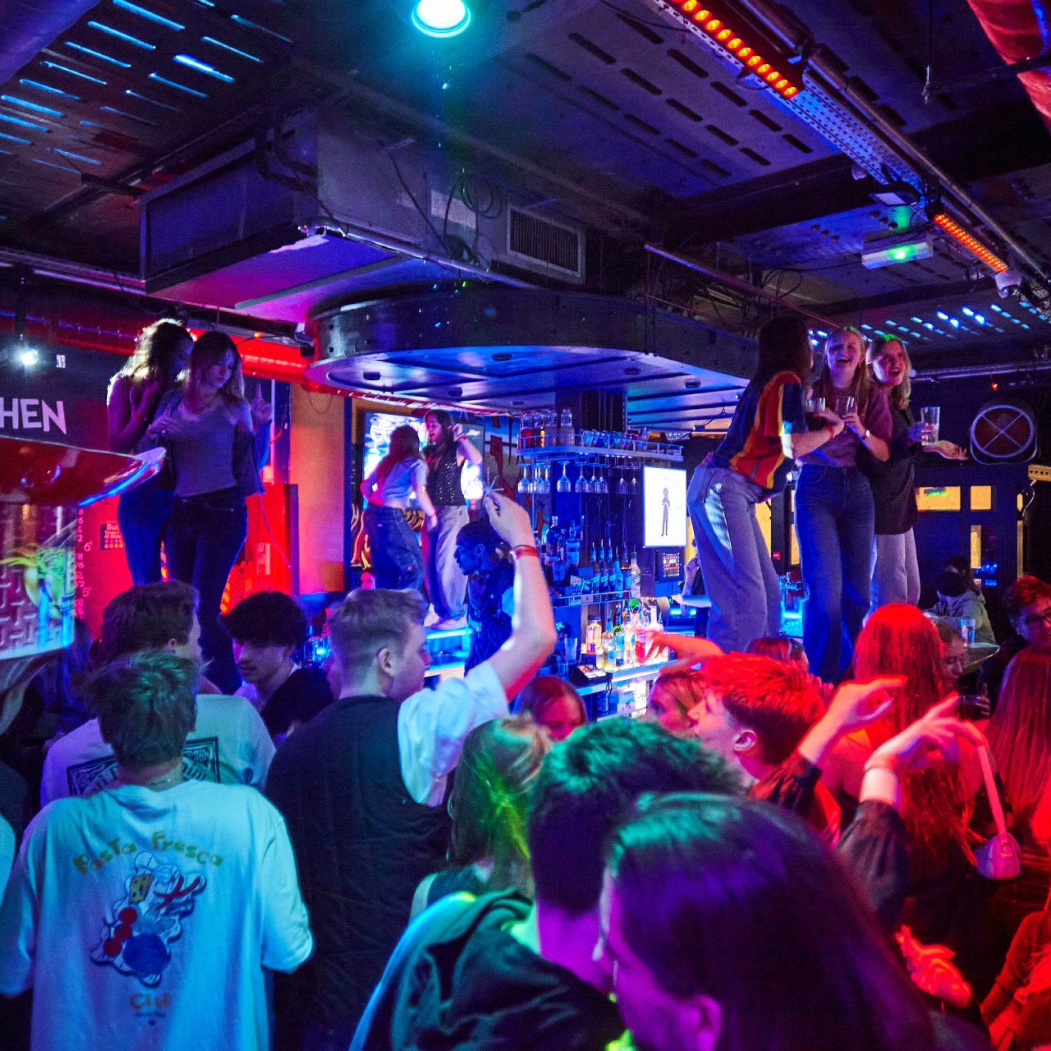 pub crawl lyon