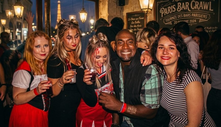 Halloween Bar Crawl Party Paris